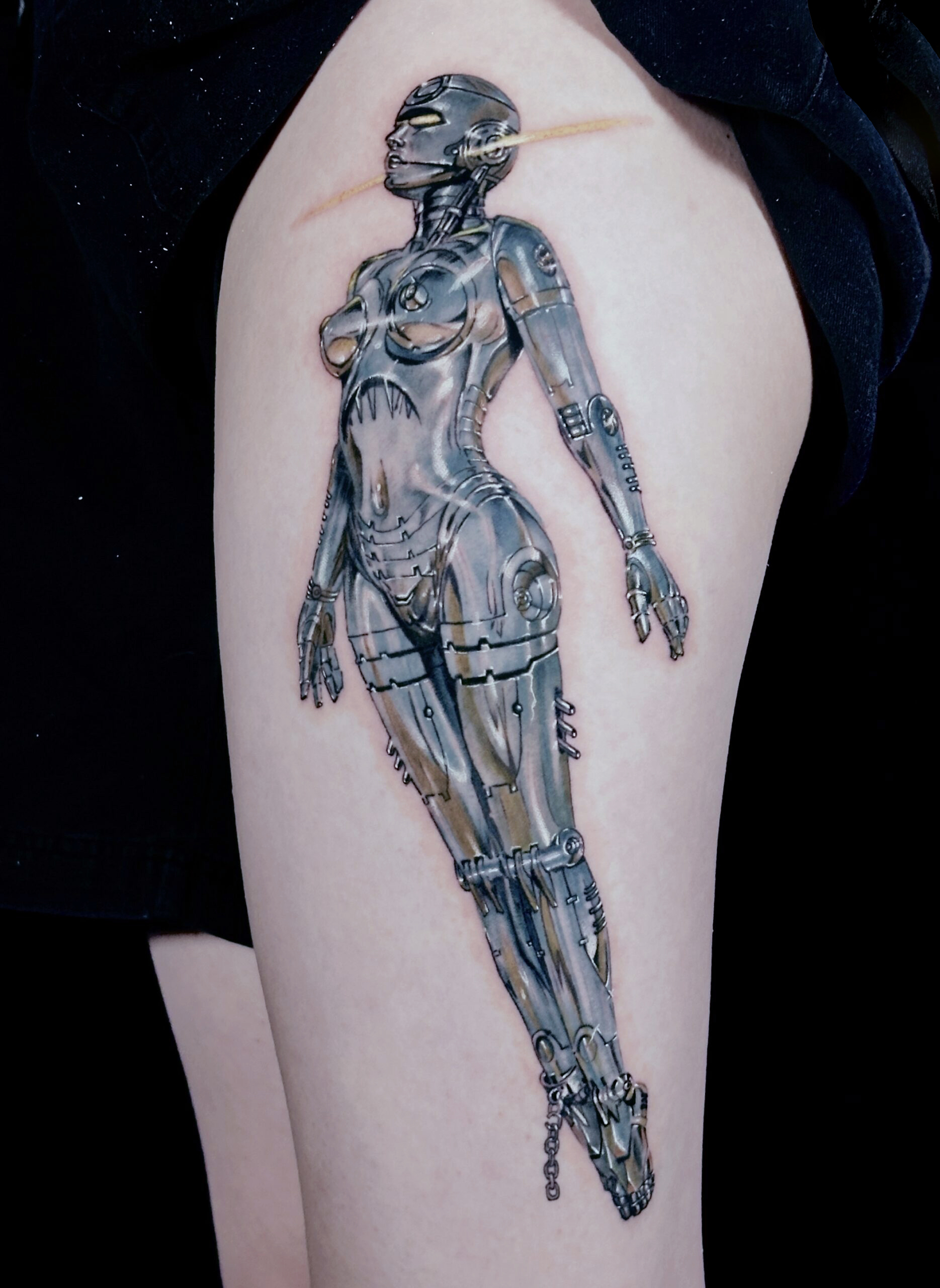 Fresh biomechanical female robot tattoo by Peng Yang, photographed on February 23, 2024